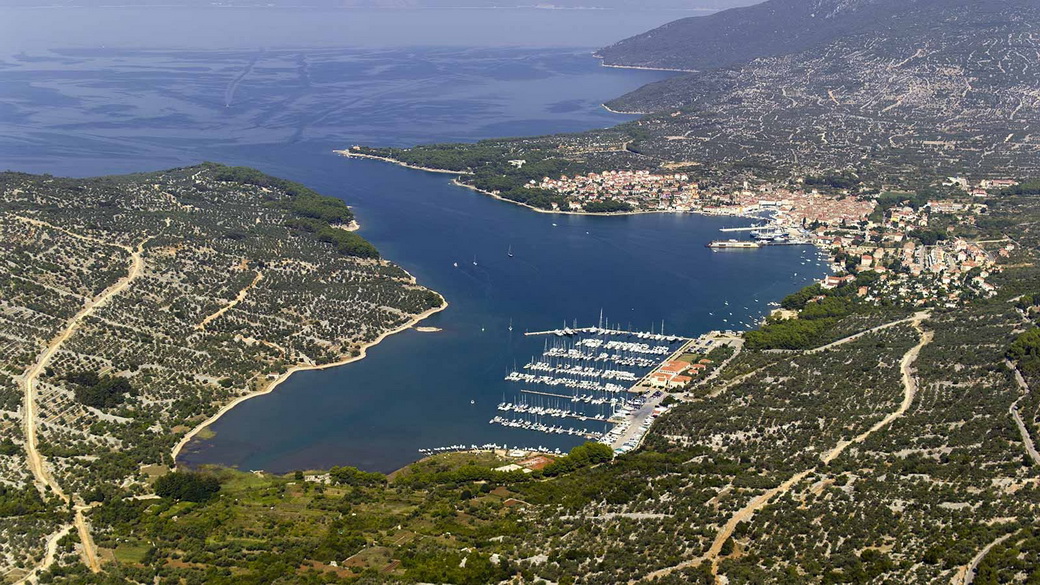 Aci_Marina_Cres image Aci Marina Cres, english